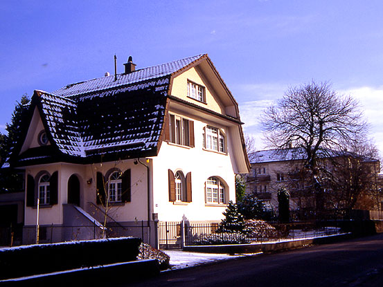 Traditional swiss houses - D�bendorf
<br>
Photo: Robert Downie - December 2001 (EOS 300) 