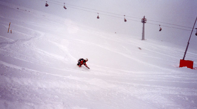 Wait a minute ... - Valbella 
<br>
Photo: Adriana Thomson - February 2002 (Canon Elph) 