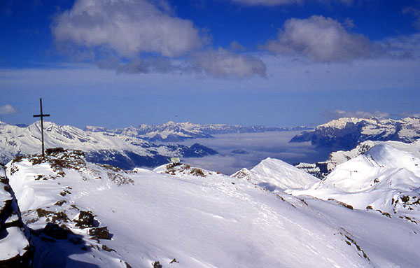 Looking across from the Rothorn (2865m)  - Valbella 
<br>
Photo: Robert Downie - February 2002 (EOS 300) 