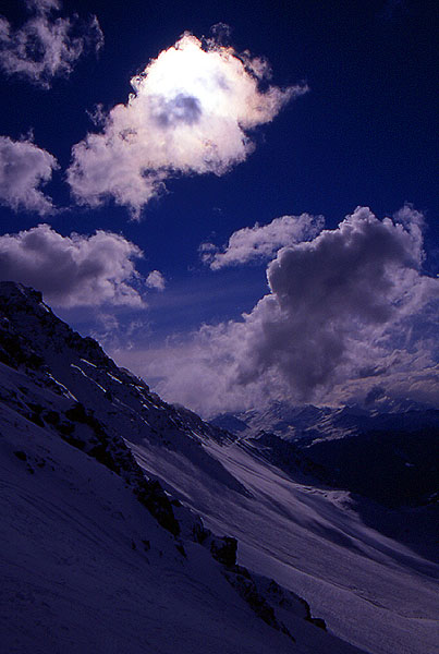 Looking across the face of the Rothorn from Red run 4.
<br>
Photo: Robert Downie - February 2002 (EOS 300) 
