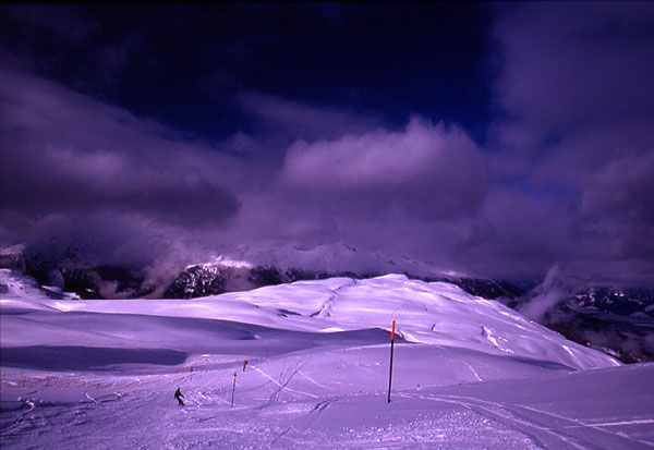 Ady boarding down the back side of Windegga (Blue 61) (2230m)  - Valbella 
<br>
Photo: Robert Downie - February 2002 (EOS 300) 