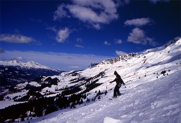 Ady cruising down from the Weisshorn (2776) - Valbella 
<br>
Photo: Robert Downie - February 2002 (EOS 300) 