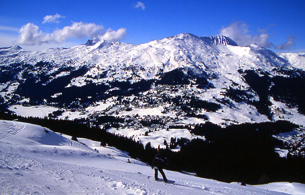 Looking from the Rothorn side of the valley across to the Piz Scalottas (2323m), Piz Danis (2497m), Lavoz (2330m) and the St�tzerhorn (2575m) - Valbella
<br>
Photo: Robert Downie - February 2002 (EOS 300) 