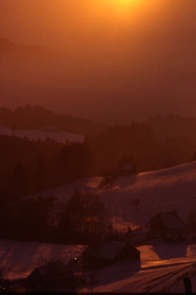 Sunset on the walk out - Toesstal
<br>
Photo: Robert Downie  - January 2002 (EOS 300) 