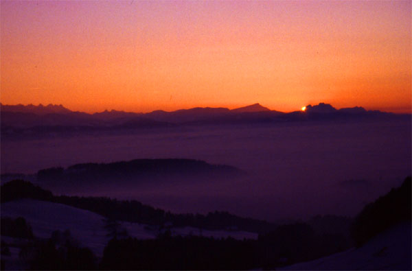 Sunset on the walk out - Toesstal
<br>
Photo: Robert Downie  - January 2002 (EOS 300) 