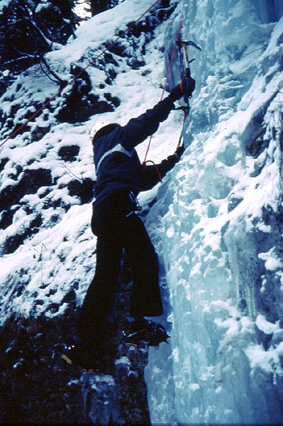 Ady climbing a small waterfall - Toesstal
<br>
Photo: Robert Downie - January 2002 (EOS 300) 