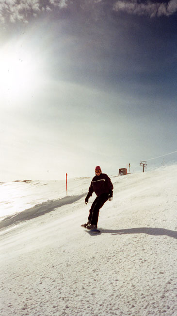 Ady cruising along Ch�serrugg Nordabfhart (Red 22)  - Unterwasser <br>
Photo: Robert Downie - February 2002 (Canon Elph) 