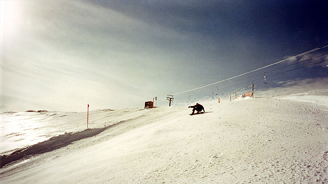 Ady cruising along Ch�serrugg Nordabfhart (Red 22)  - Unterwasser <br>
Photo: Robert Downie - February 2002 (Canon Elph) 