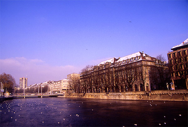 Z�rich 
<br>
Photo: Robert Downie - January 2002 (EOS 300) 