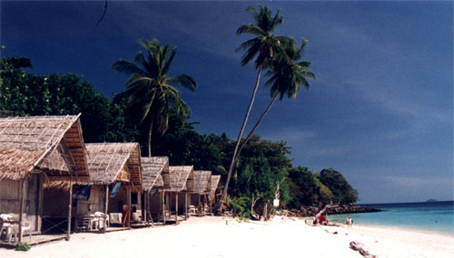 Ko Phi Phi Don
<br>
Photo: Robert Downie - February 1998 (EOS IX) 