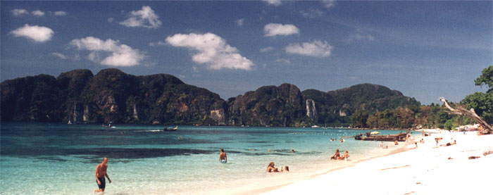 Ko Phi Phi Don
<br>
Photo: Robert Downie - February 1998 (EOS IX) 