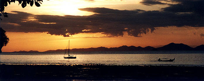 Hat Rai Leh (West) - Krabi 
<br>
Photo: Robert Downie - February 1998 (EOS IX) 