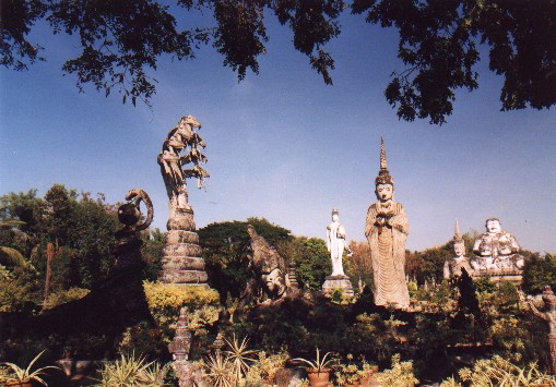 Sala Ku Kaew - Hindu-Buddhist sculpture garden - Nong Khai
<br>
Photo: Robert Downie - December 2000 (EOS 300) 
