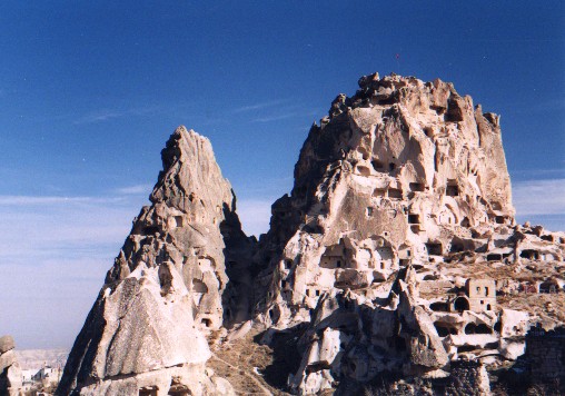 U�hishar Belediyesi Kalesi (Rock Citadel)
<br>
Photo: Robert Downie - January 2001 (EOS 300)