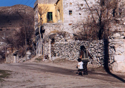 Small village located between Ilhara K�y� and Selime - Ilhara Canyon
<br>
Photo: Robert Downie - January 2001 (EOS 300)