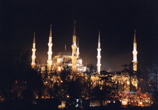 The Sultan Ahmet Camii (Blue Mosque) at night - (Built 1609-1619AD)
<br>
Photo: Robert Downie - January 2001 (EOS 300) 