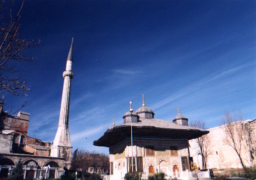 Fountain of Ahmet III with the Aya Sofya in the background.
<br>
Photo: Robert Downie - January 2001 (EOS 300)