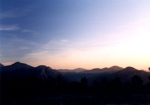 Bey Mountains National Park
<br>
Photo: Robert Downie - January 2001 (EOS 300)