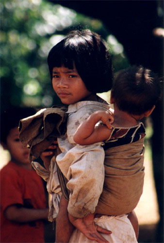 Chicken village outside Dalat
<br>
Photo: Robert Downie - December 1998 (EOS IX) 